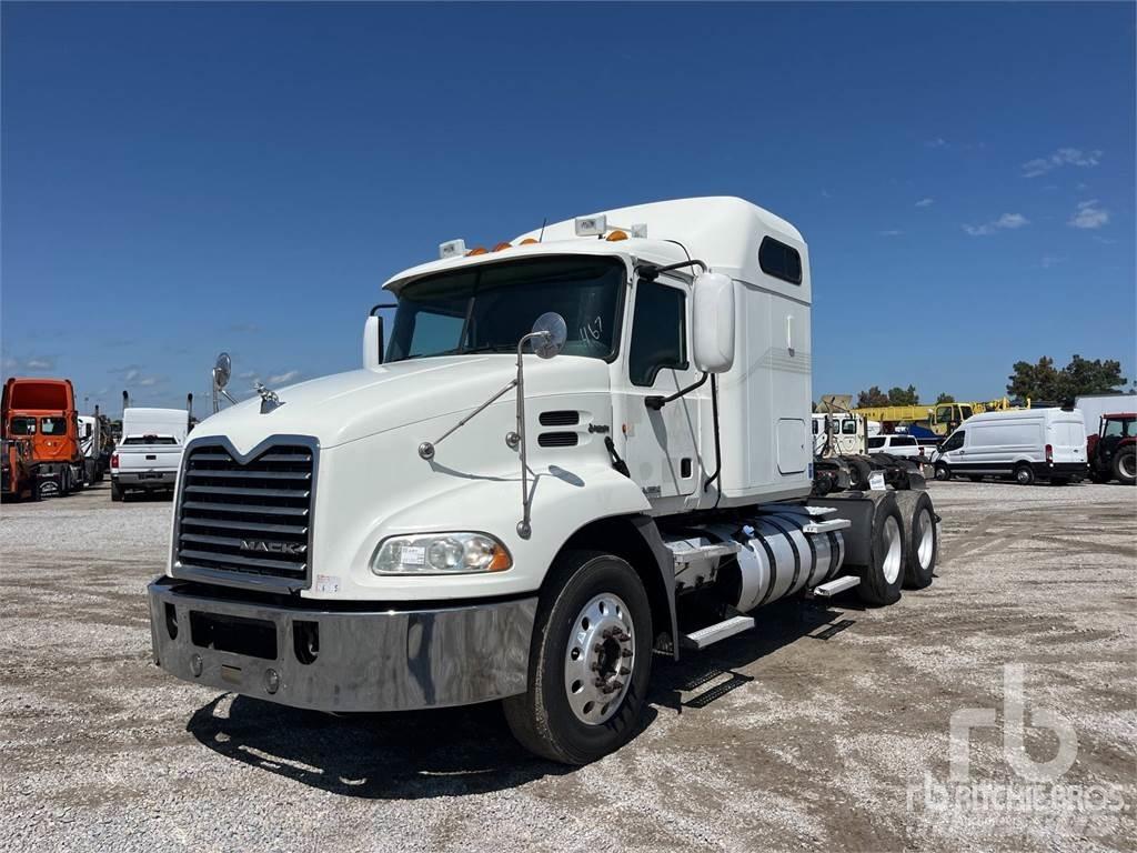 Mack CXU613 Autotractoare