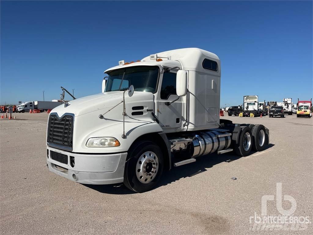 Mack CXU613 Autotractoare