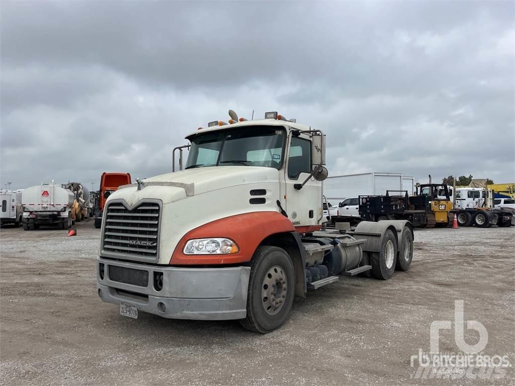 Mack CXU613 Autotractoare