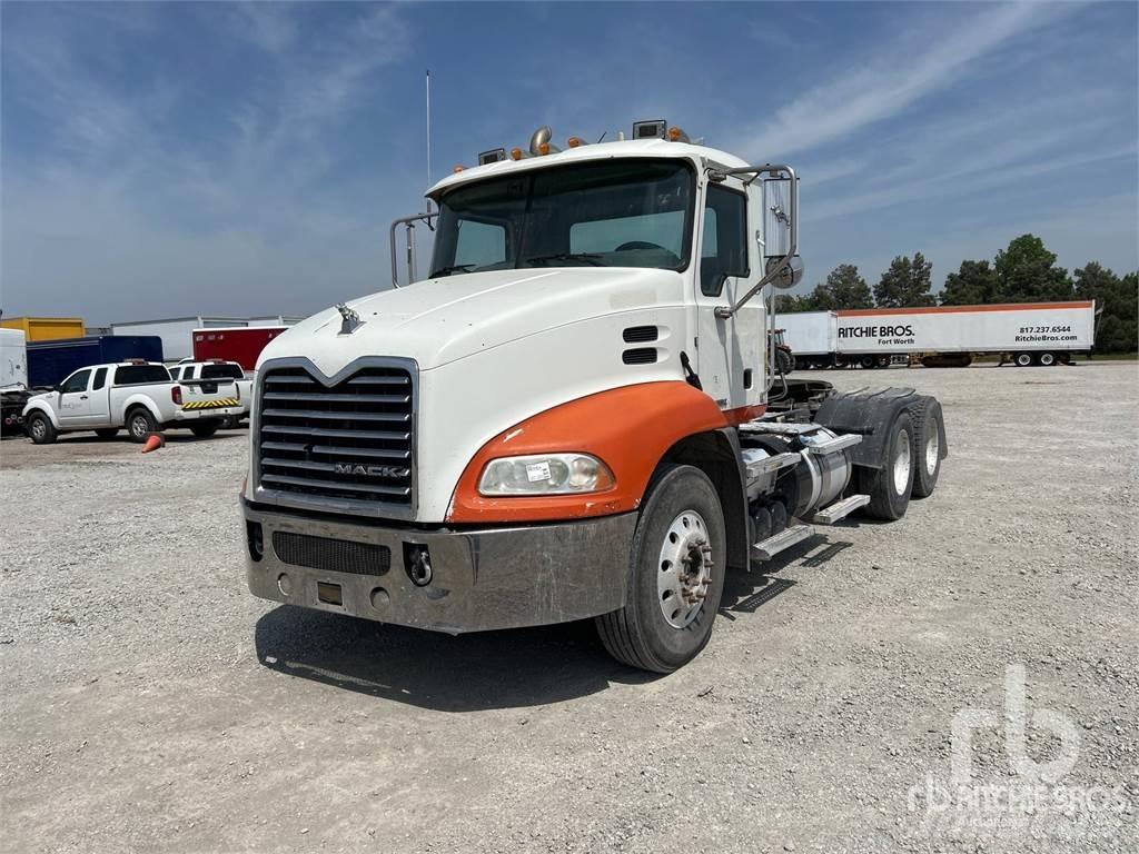 Mack CXU613 Autotractoare