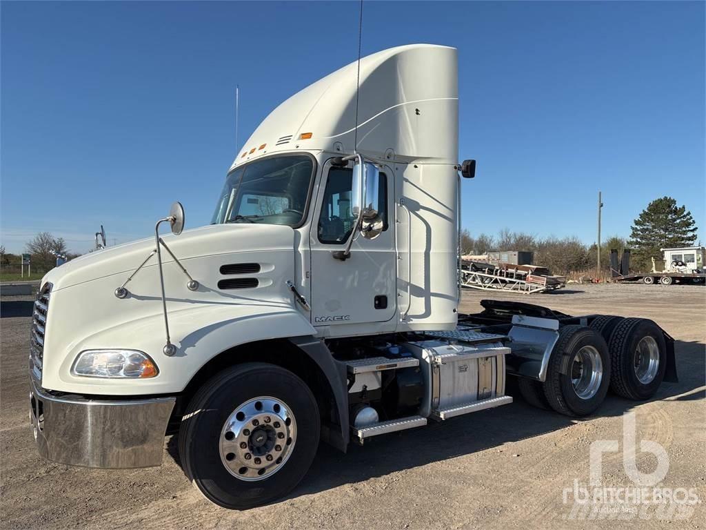 Mack CXU613 Autotractoare