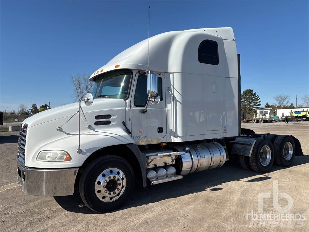Mack CXU613 Autotractoare
