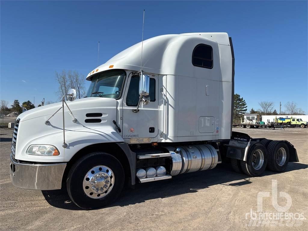 Mack CXU613 Autotractoare
