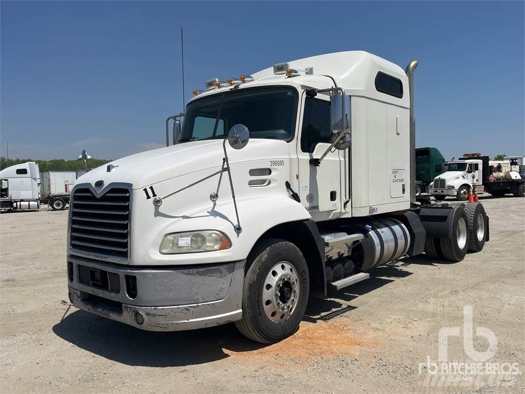 Mack CXU613 Autotractoare