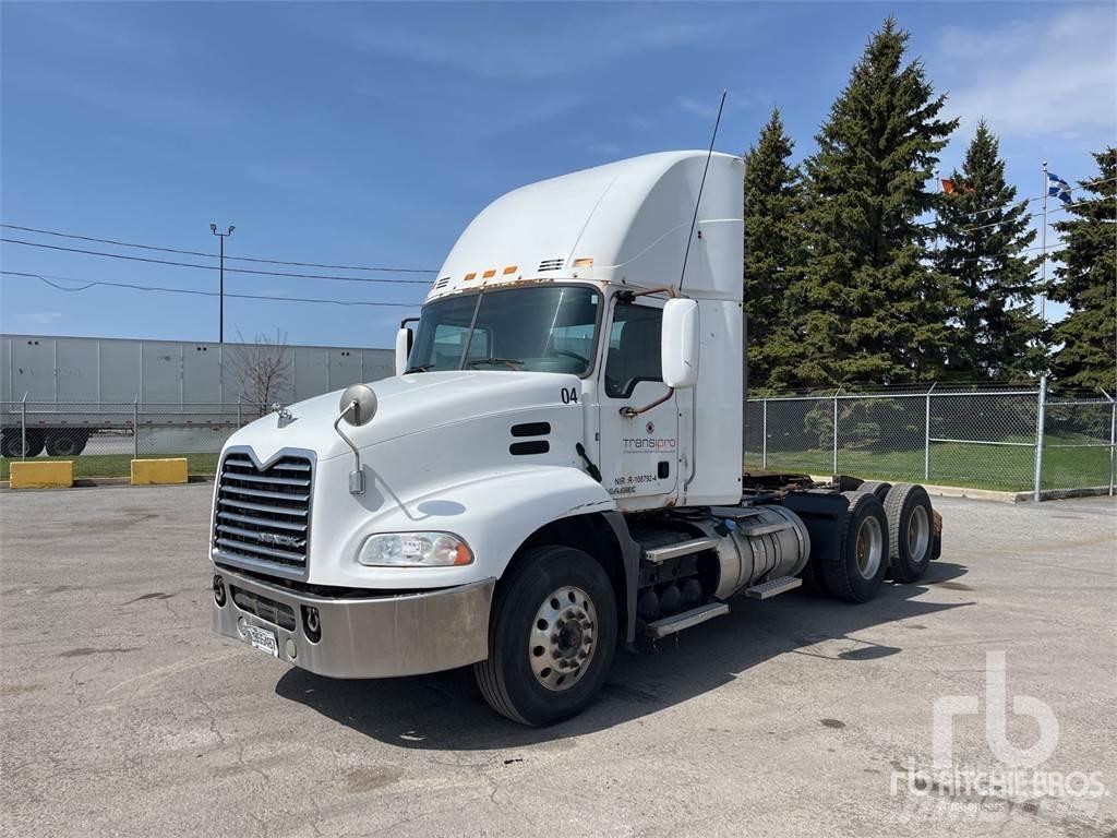 Mack CXU613 Autotractoare