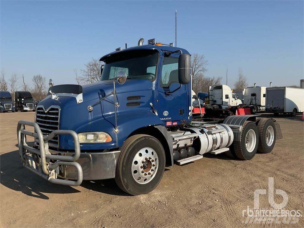 Mack CXU613 Autotractoare