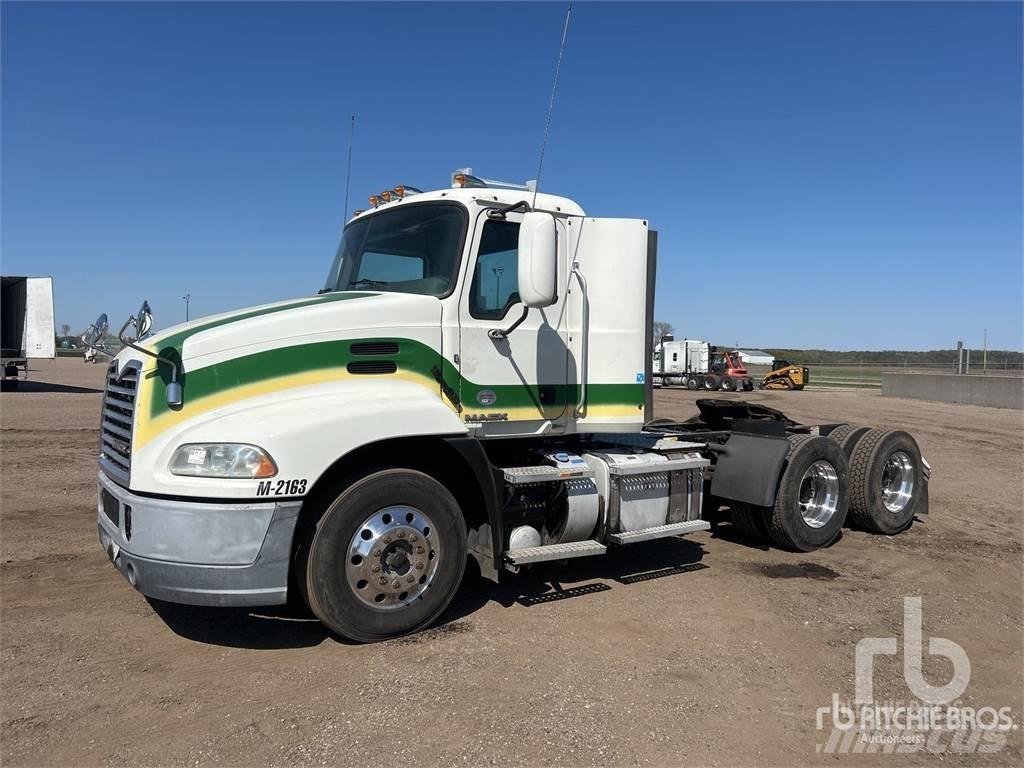 Mack CXU613 Autotractoare