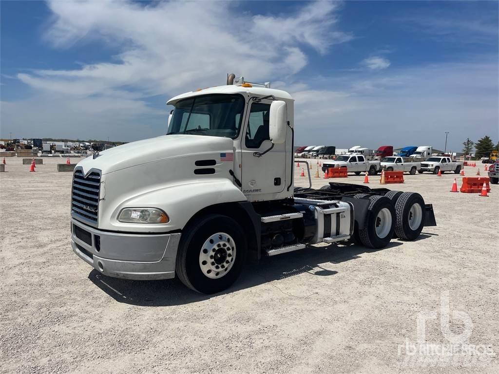 Mack CXU613 Autotractoare
