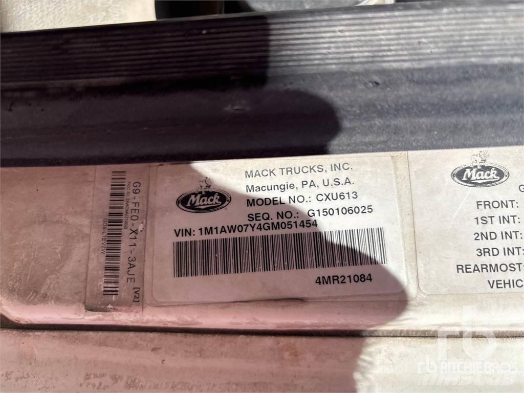 Mack CXU613 Autotractoare