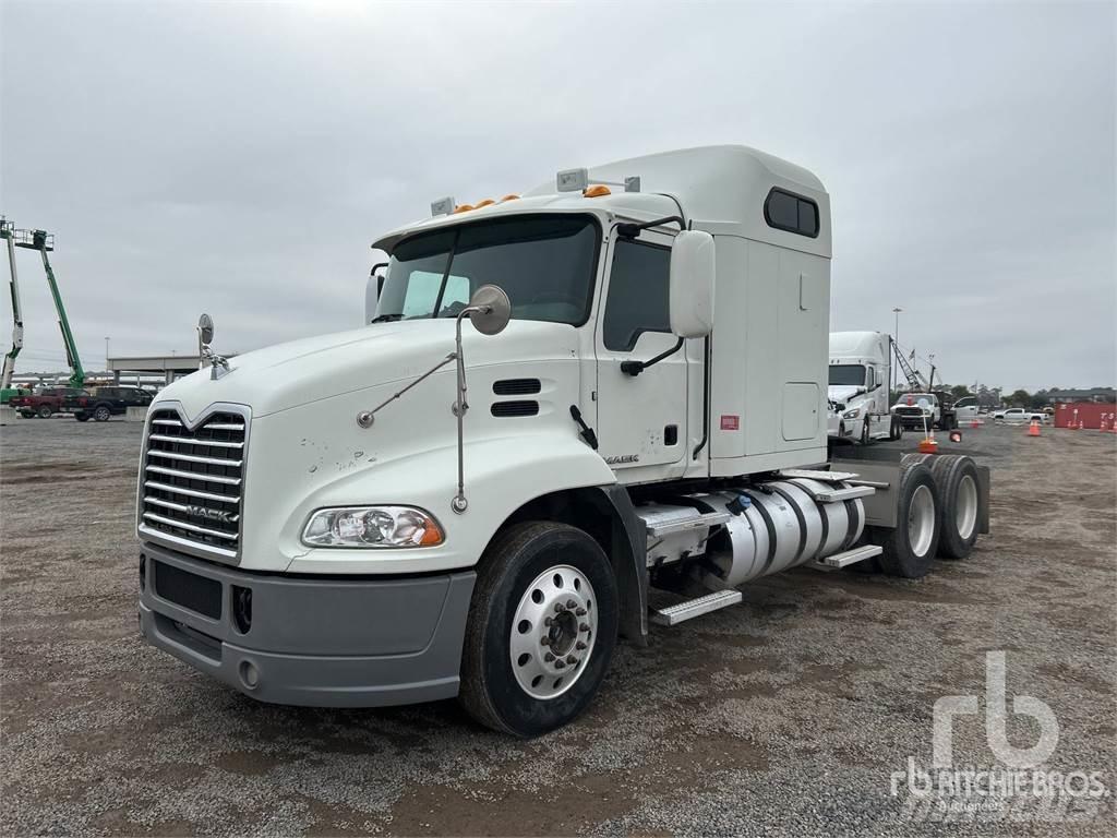 Mack CXU613 Autotractoare
