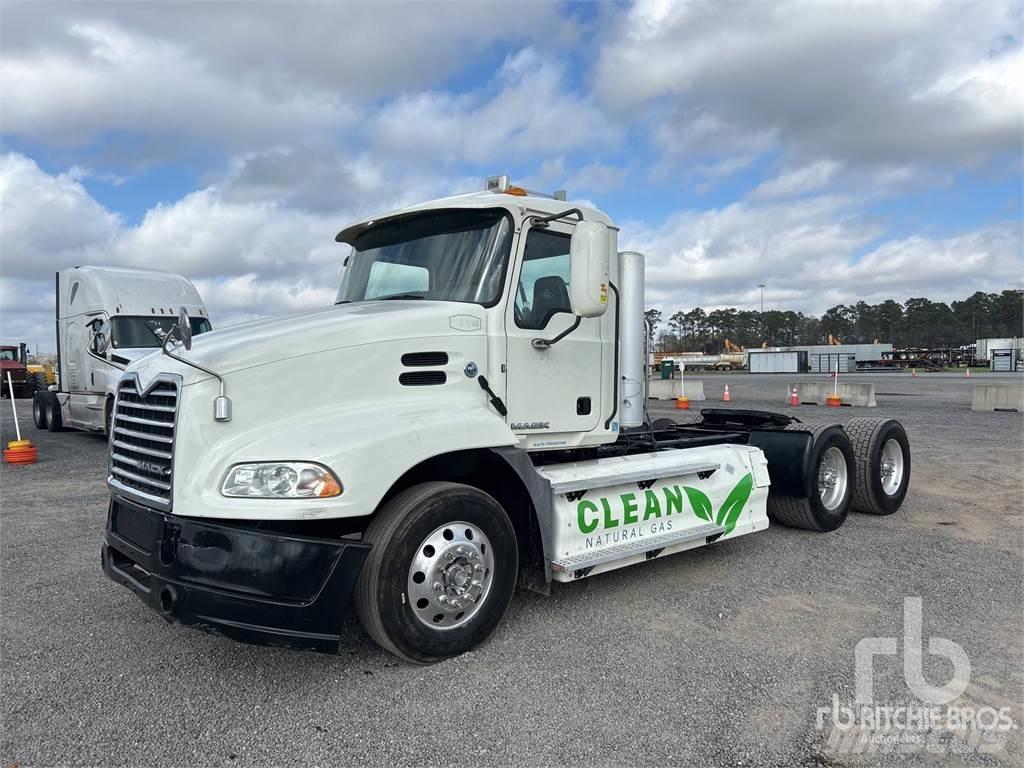 Mack CXU633T Autotractoare