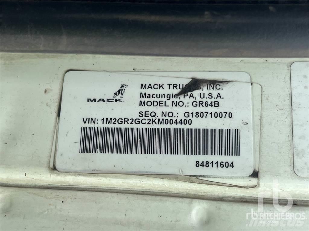 Mack GR64B Camioane Demontabile
