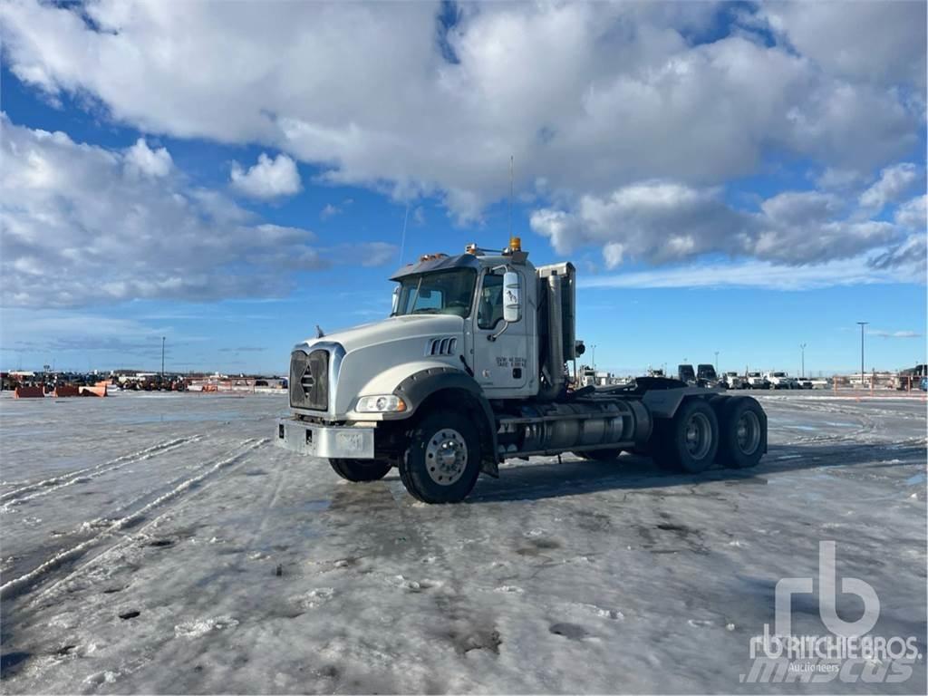 Mack GRANITE Autotractoare