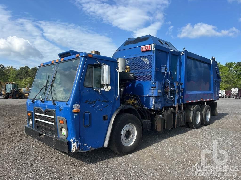 Mack LEU613 Camion de deseuri