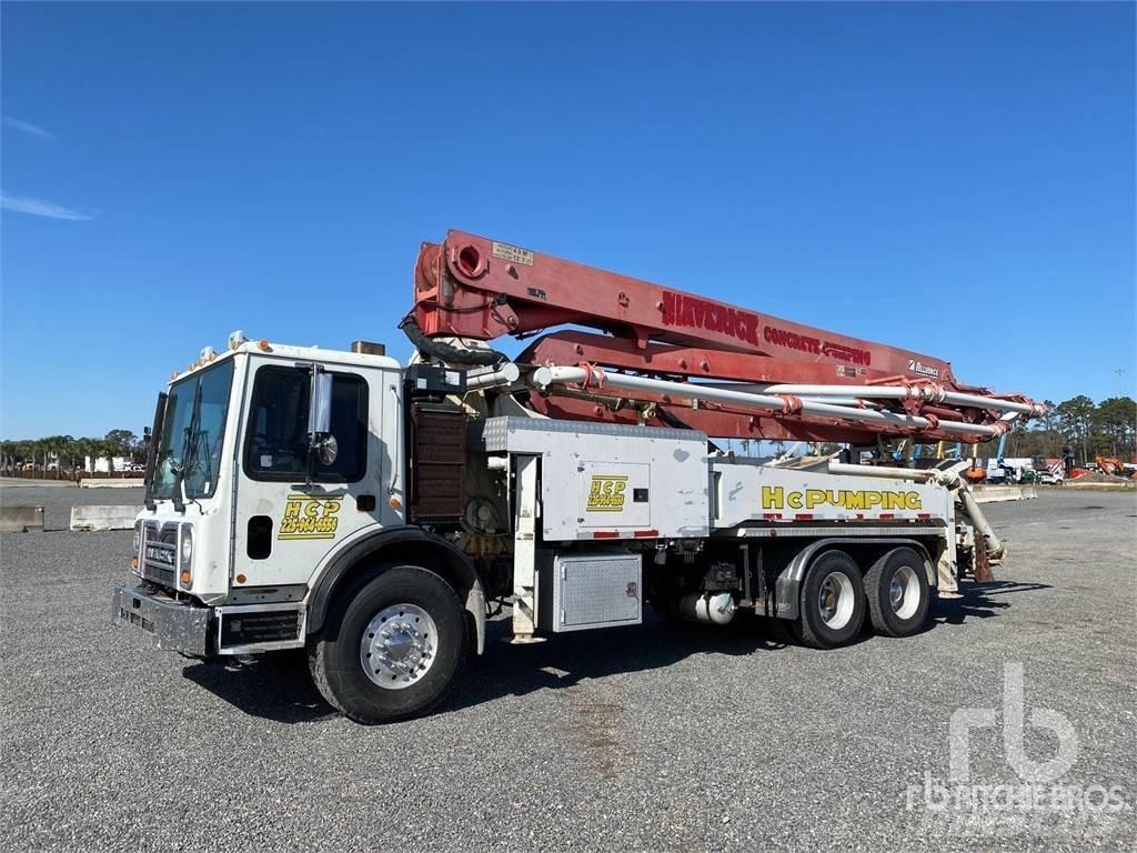 Mack MRU613 Betoniera