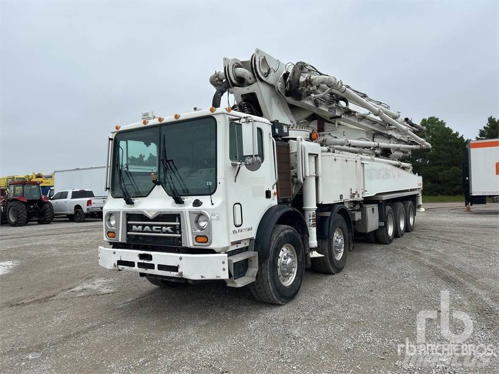 Mack MRU613 Betoniera