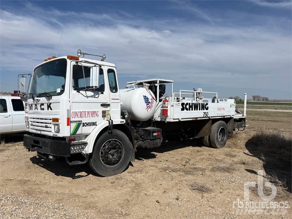Mack MS200 Betoniera