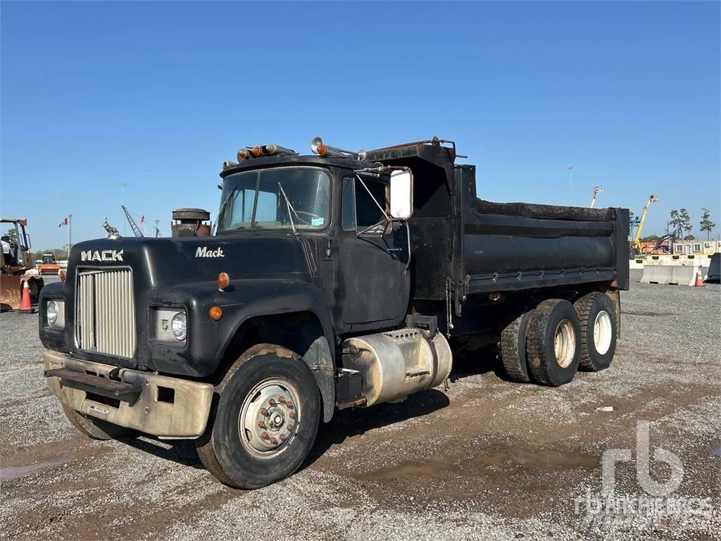Mack R612 Autobasculanta