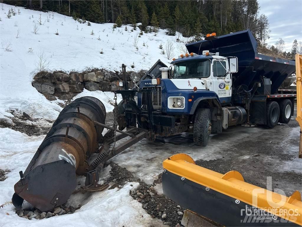 Mack RB688S Lame pentru dezapezire si pluguri