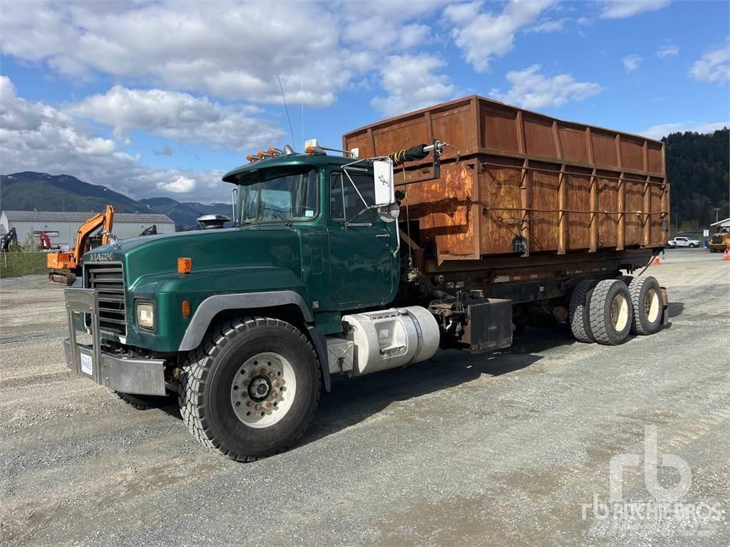 Mack RD688S Camioane Demontabile