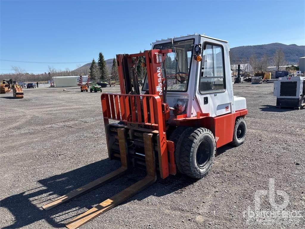 Nissan 90 Stivuitor diesel