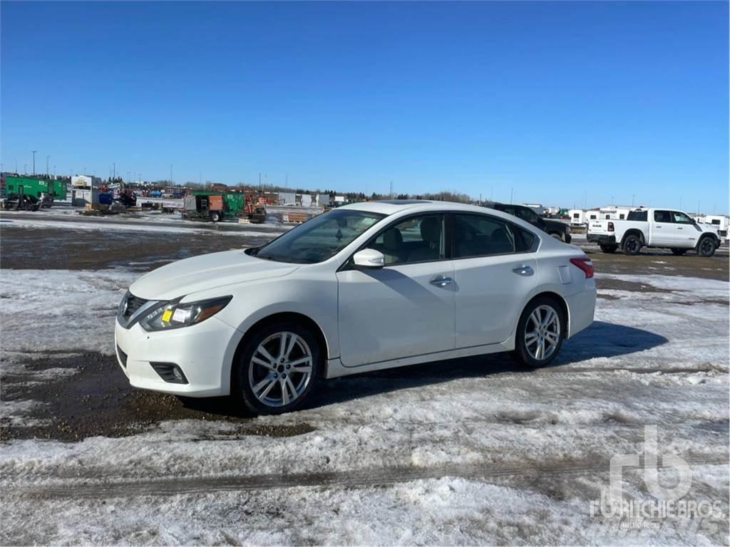 Nissan ALTIMA Masini