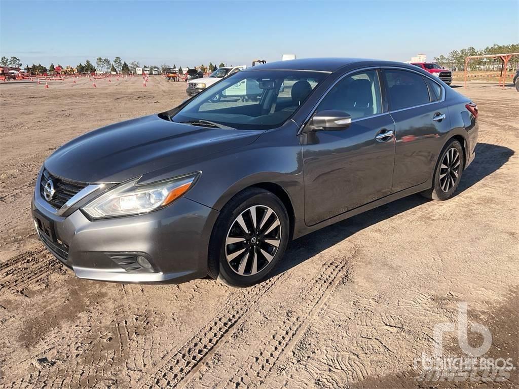 Nissan ALTIMA Masini
