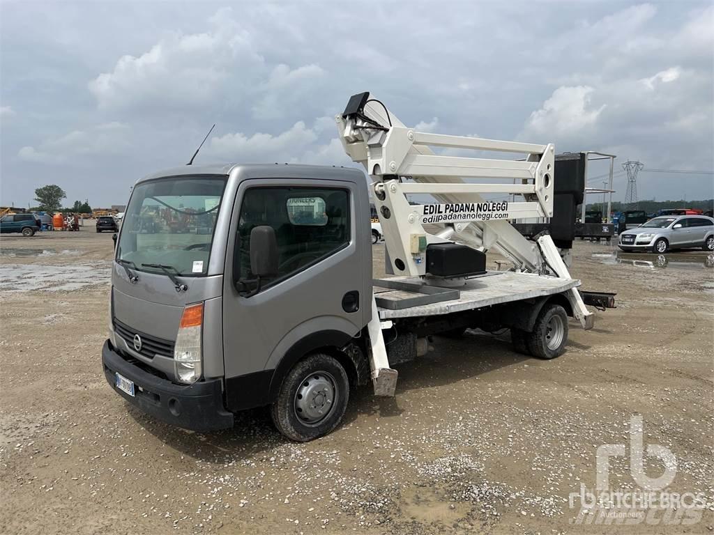 Nissan CABSTAR Platforme aeriene montate pe remorca