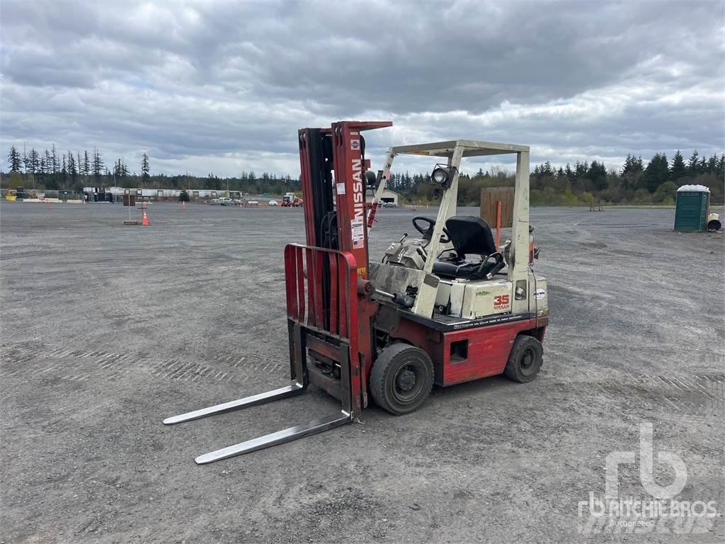 Nissan PH01A18V Stivuitor diesel