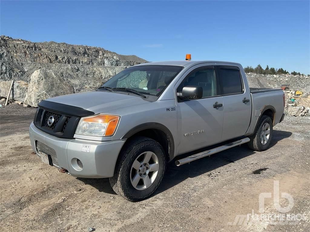 Nissan TITAN Pick up/Platou