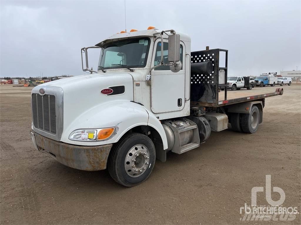 Peterbilt 330 Camion cu carlig de ridicare