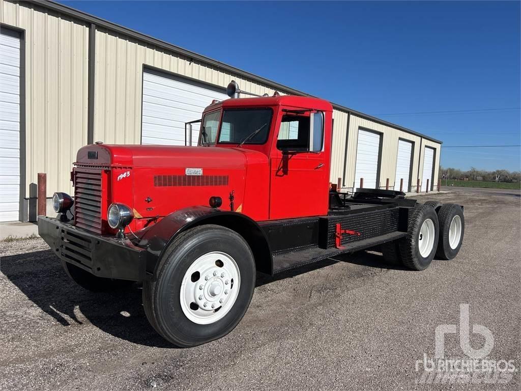 Peterbilt 354DT Autotractoare