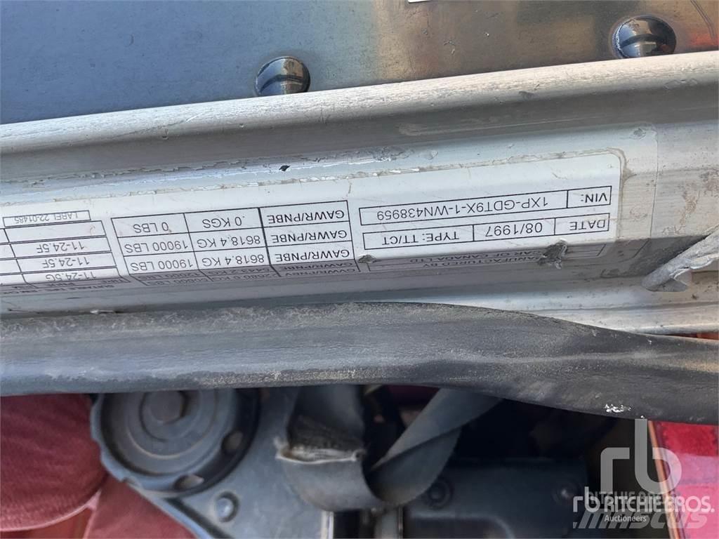 Peterbilt 385 Camioane cu macara