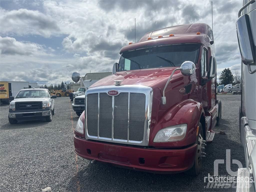 Peterbilt 587 Autotractoare