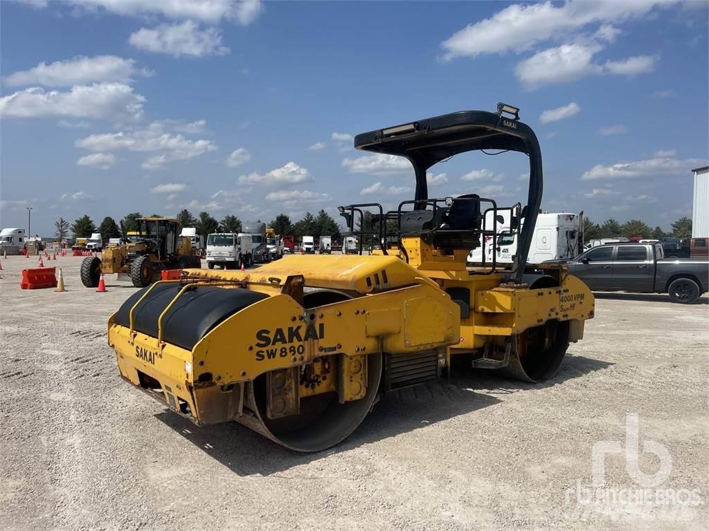 Sakai SW880 Cilindri compactori dubli