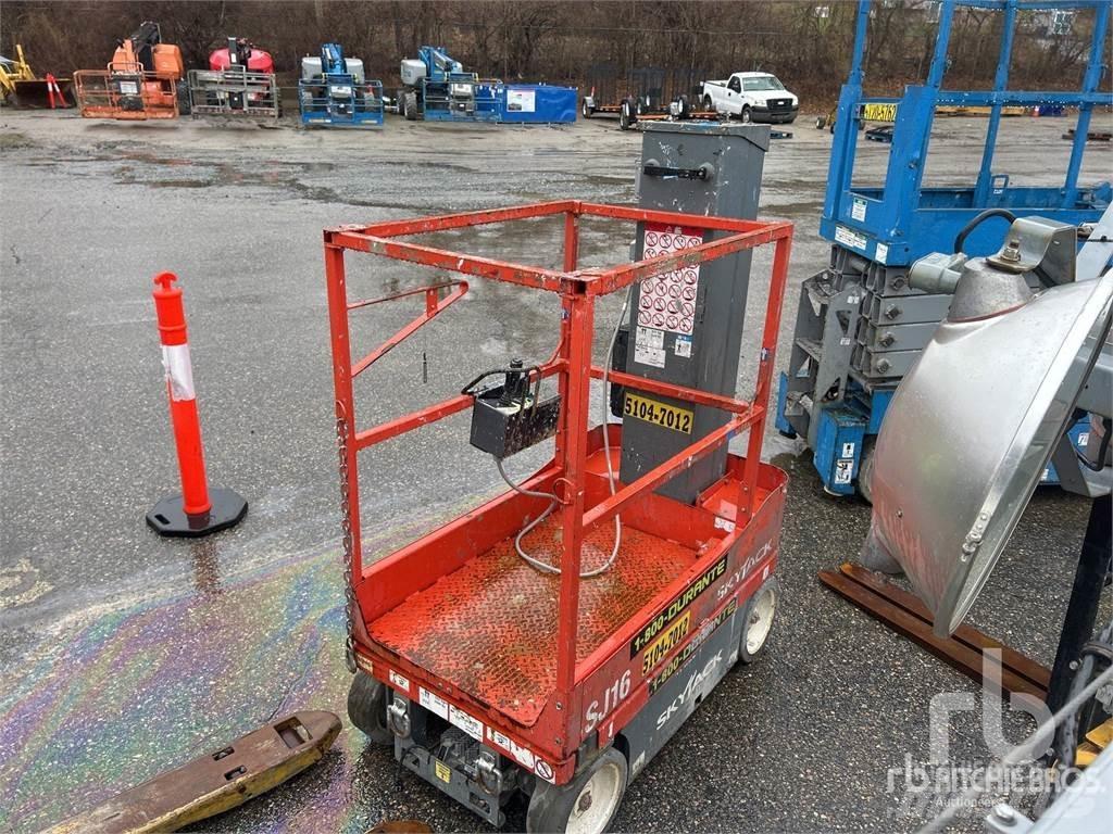SkyJack SJ16 Nacele cu brat articulat