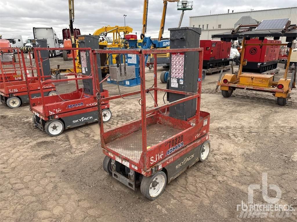 SkyJack SJ16 Dispozitive de ridicare şi lifturi pentru materiale
