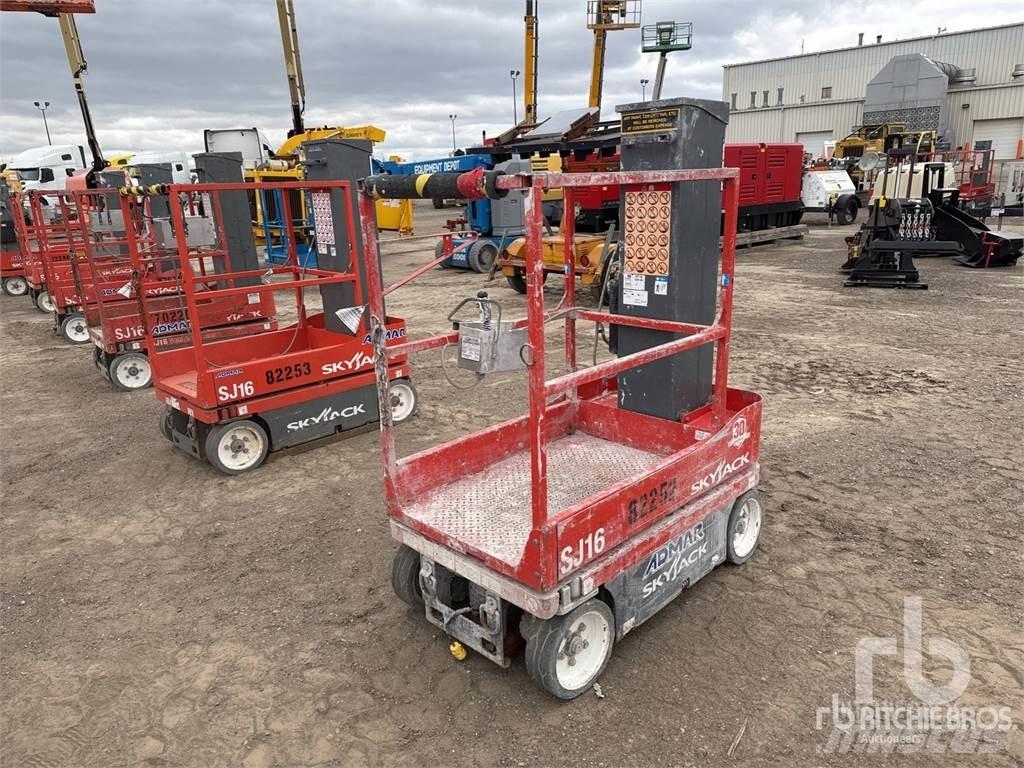 SkyJack SJ16 Dispozitive de ridicare şi lifturi pentru materiale