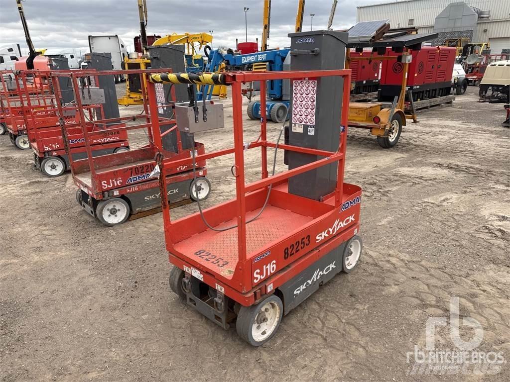 SkyJack SJ16 Dispozitive de ridicare şi lifturi pentru materiale