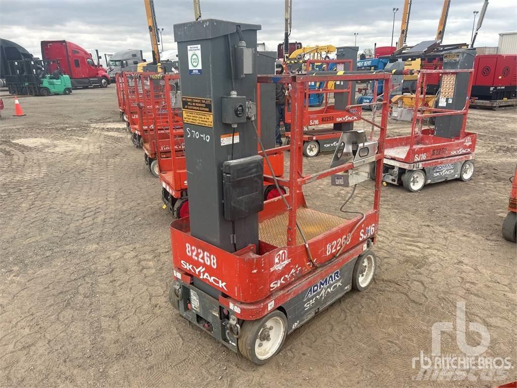 SkyJack SJ16 Dispozitive de ridicare şi lifturi pentru materiale