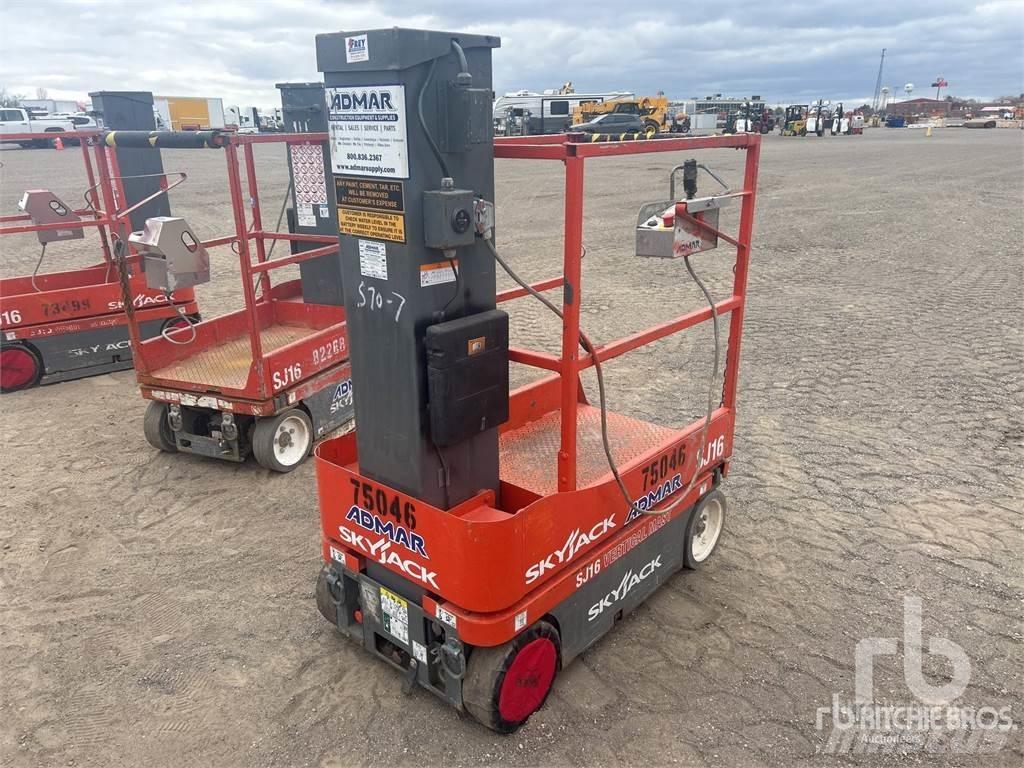 SkyJack SJ16 Dispozitive de ridicare şi lifturi pentru materiale