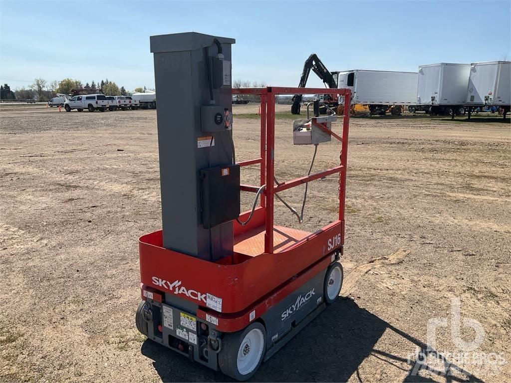 SkyJack SJ16 Nacele cu brat articulat