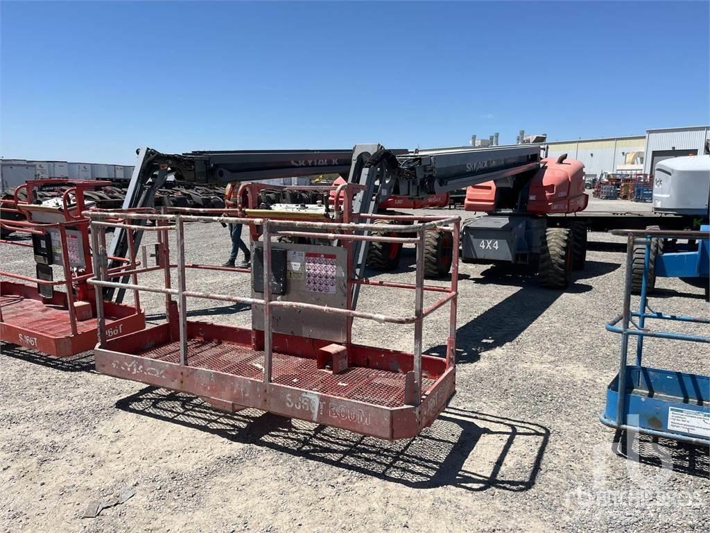 SkyJack SJ66T Nacele cu brat articulat
