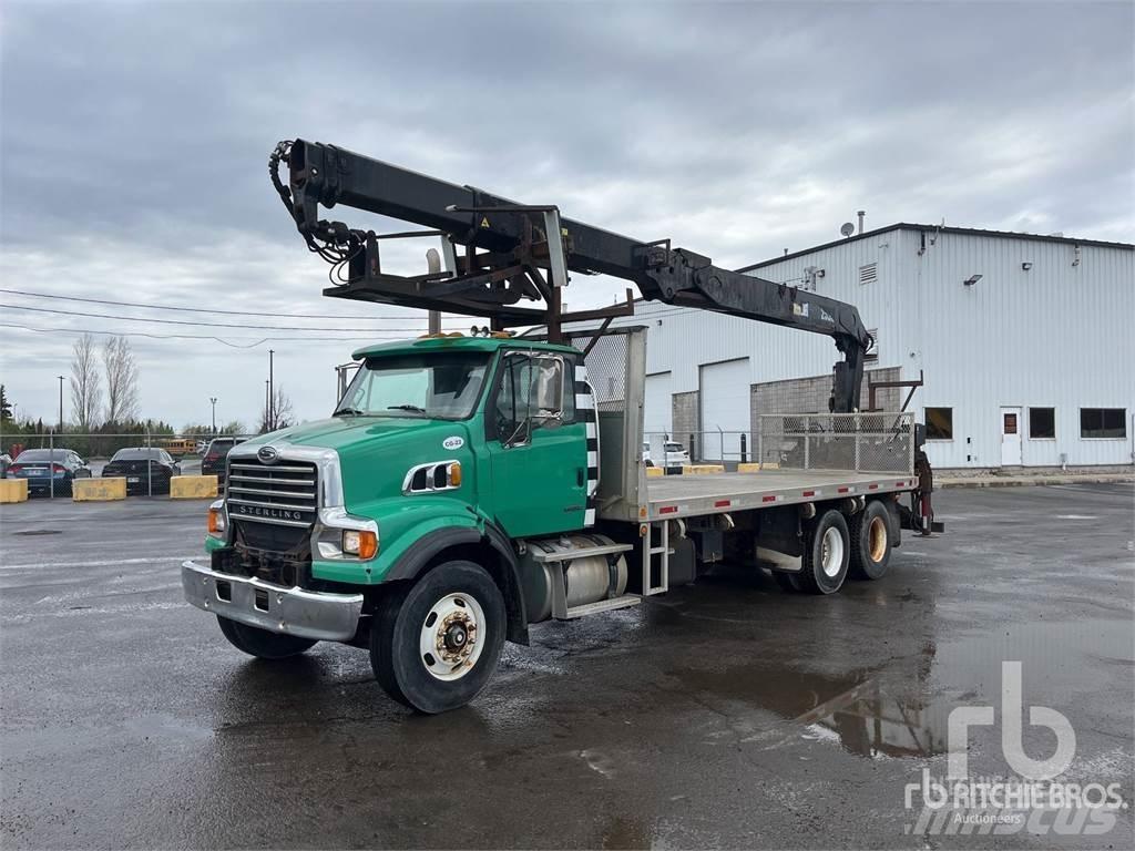 Sterling L7500 Camioane cu macara