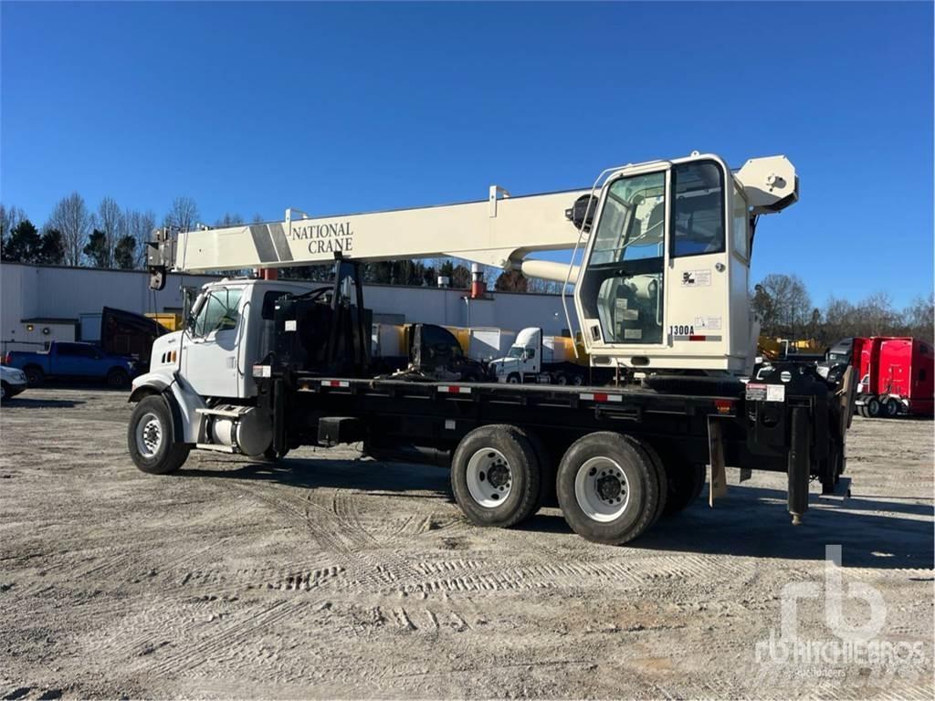 Sterling L7500 Camioane cu macara