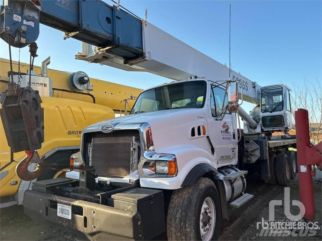 Sterling L9500 Camioane cu macara