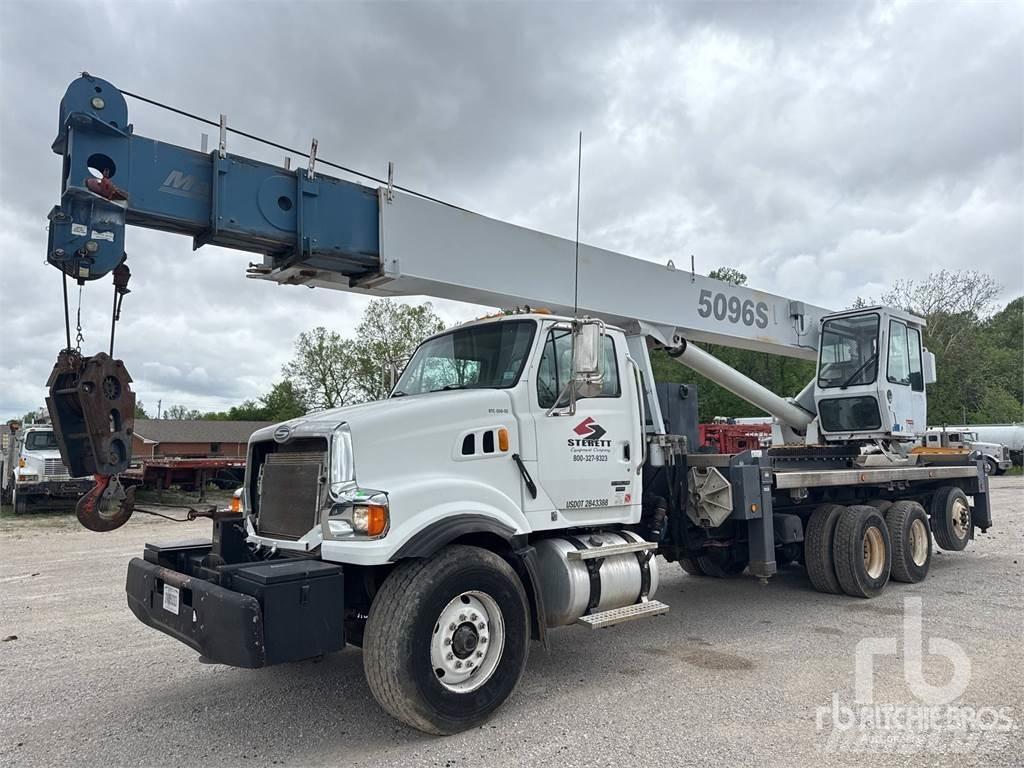 Sterling L9500 Camioane cu macara