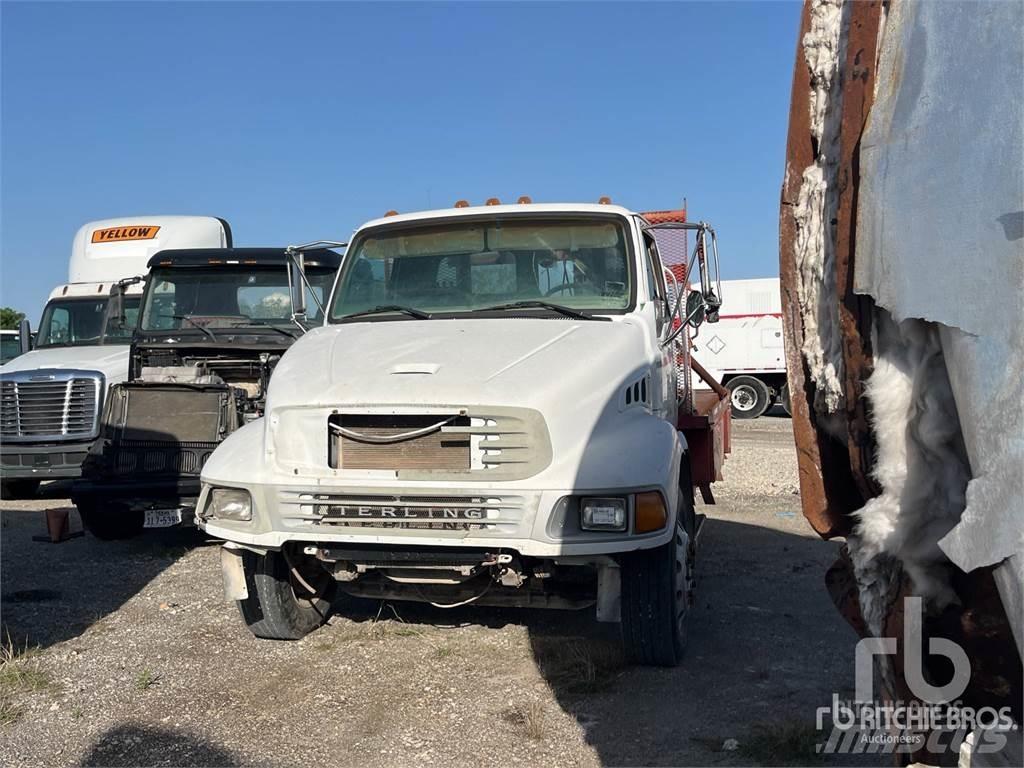 Sterling M7500 Camioane platforma/prelata