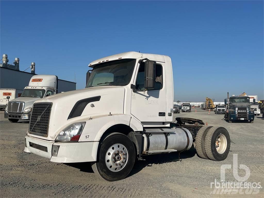 Volvo VNL Autotractoare