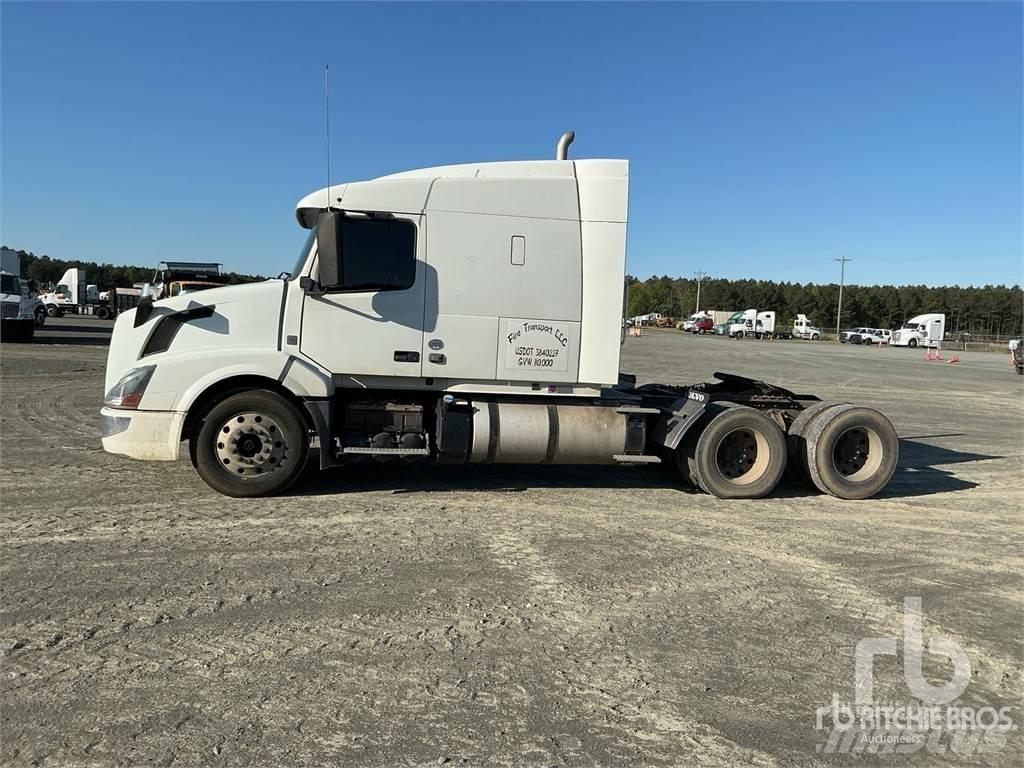 Volvo VNL Autotractoare